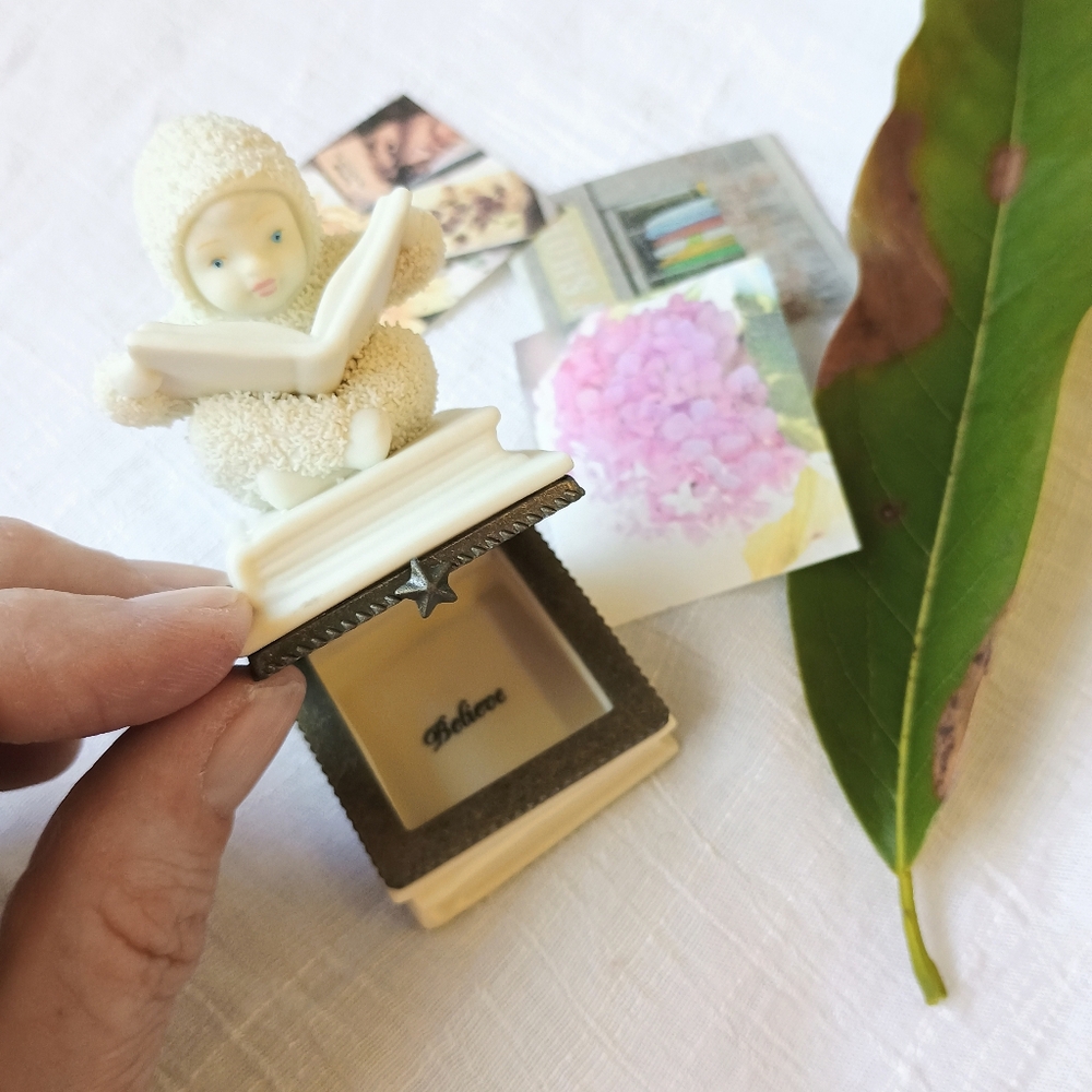 🧚🏾 FAIRY CORE 🧚🏾 VTG Depart 56 Snowbaby trinket box, whimsical chic